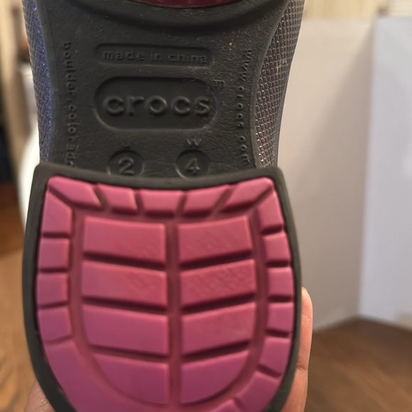 Crocs Girls Iridescent Metallic Rain Boots! Girls Size 4 - Picture 5 of 6